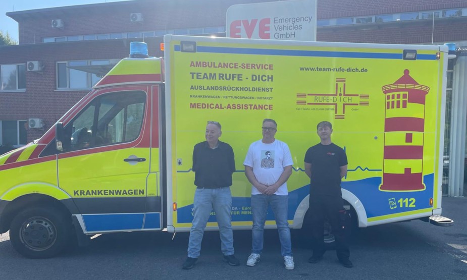 Successful project partners: (from left): Andreas Pfaff (Managing Director Team Rufe Dich), Gunnar Gering (Managing Director EVE GmbH), André Miller (Project Responsible EVE GmbH)
